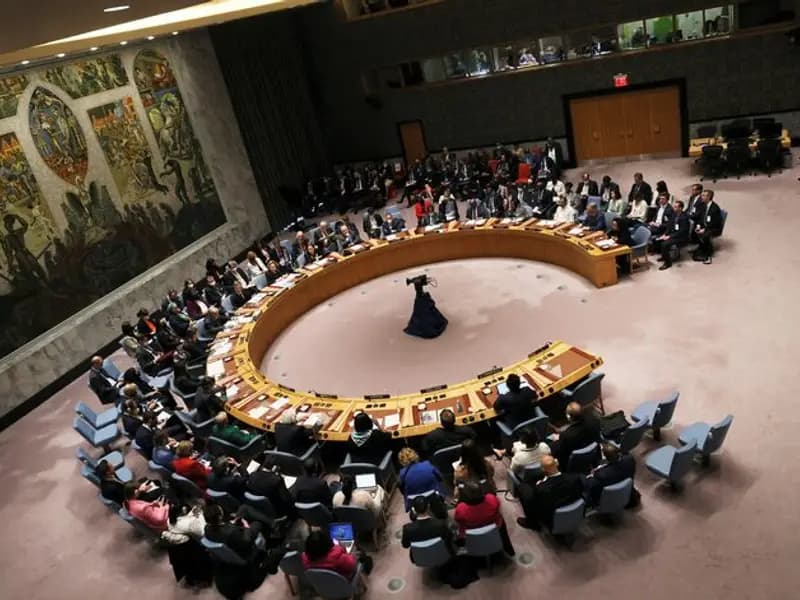 BMGK'da Hürmüz Boğazı Kararı Rusya ve Çin Tarafından Veto Edildi