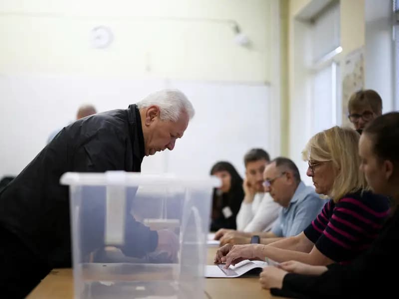 Bulgaristan'da Seçim Günü: 6.6 Milyon Seçmen Sandık Başında