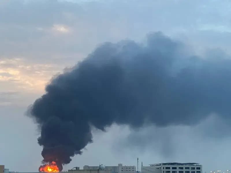 Bahreyn’de İran Saldırıları Sonrası Yangın Çıktı