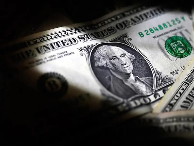 Dolar Rekor Seviyelere Ulaşırken, Piyasalarda Endişeler Artıyor