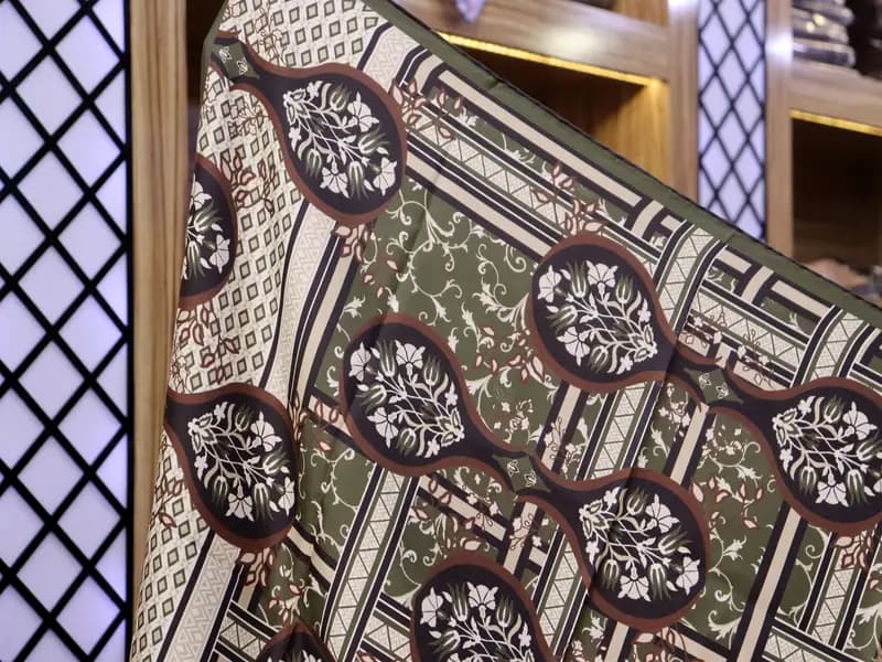 Anadolu Motifleri Modern Eşarplarda Hayat Buluyor