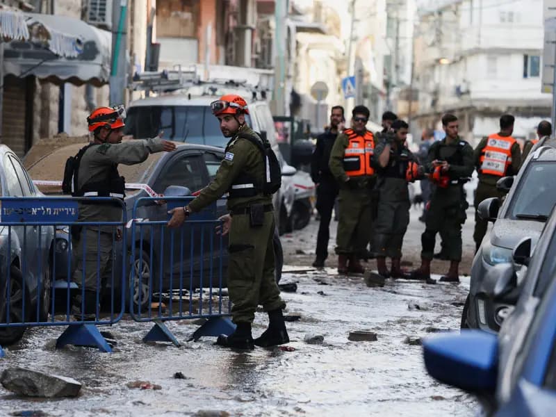 İsrail, İran'ın Füze Saldırılarıyla Güne Sirenlerle Uyandı