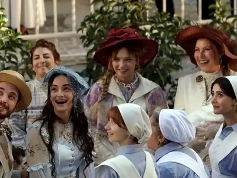 Şakir Paşa Ailesi Dizisinin Setinde Yangın Faciası: Hayat Kayıpları Yaşandı