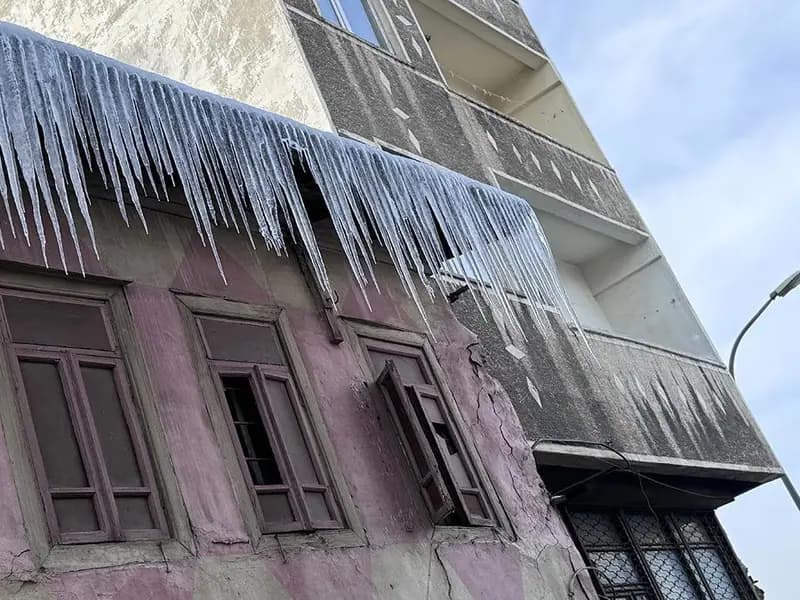 Erzurum Geceleri 17 Dereceye Düşen Sıcaklıkla Buz Kesti