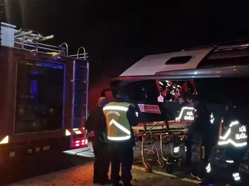 Festival Dönüşü Faciası: Tur Otobüsü Kazasında 23 Kişi Yaralandı