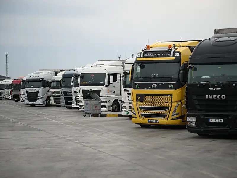 Kapıkule'de TIR Şoförleri Bayramı Ailelerinden Uzak Geçiriyor