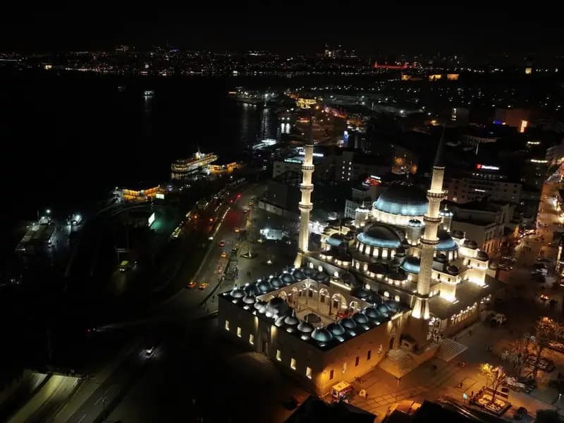 Miraç Kandili'nde milyonlar ibadetle buluştu