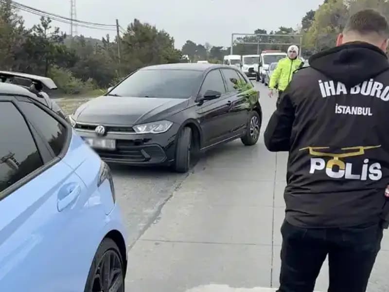 Emniyet Şeridi İhlali: Yolculukta Yakaladığı Suçlu Şok Etti!