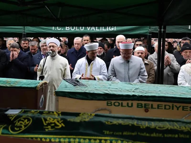 Cumhurbaşkanı Erdoğan Bolu'da Gültekin ailesinin cenazesine katıldı