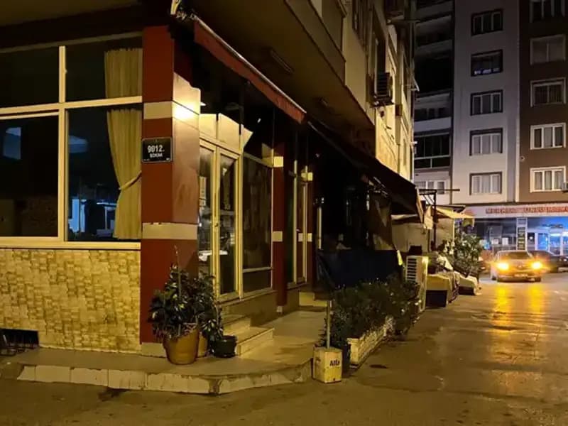 İzmir'de Kahvehaneye Düzenlenen Silahlı Saldırıda Can kaybı: Olayın Ayrıntıları