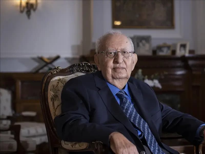 Hüsamettin Cindoruk, 92 yaşında hayatını kaybetti