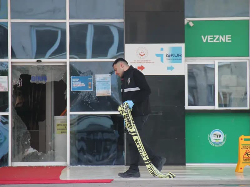 Antalya'da Serik Belediyesi'ne Pompalı Tüfekle Saldırı Gerçekleşti