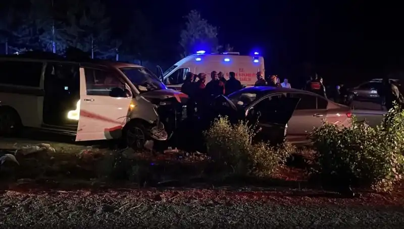 Ters Yön Faciası: Kafa Kafaya Çarpışma Hayatları Kararttı