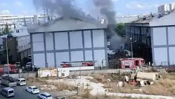 Başakşehir Sanayi Sitesinde Büyük Yangın: Olayın Ayrıntıları ve İlk Gelişmeler