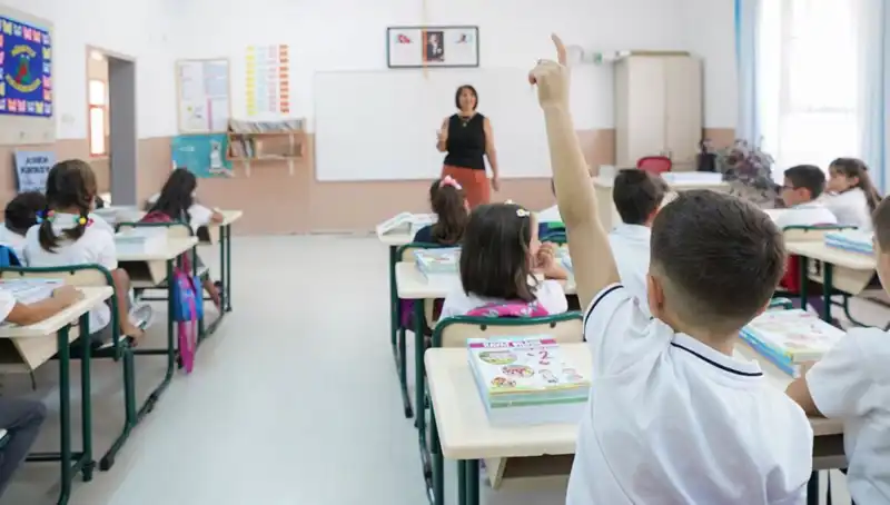 Ek Ders Ücretleri Öğretmenlerin Bayram Hedisinde Olacak mı?
