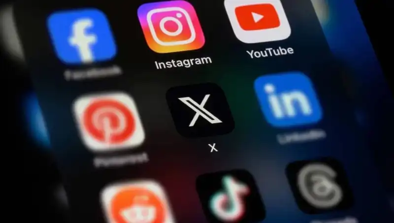 Sosyal Medya Kısıtlamaları: WhatsApp’tan YouTube’a Tüm Gözler Üzerinde!