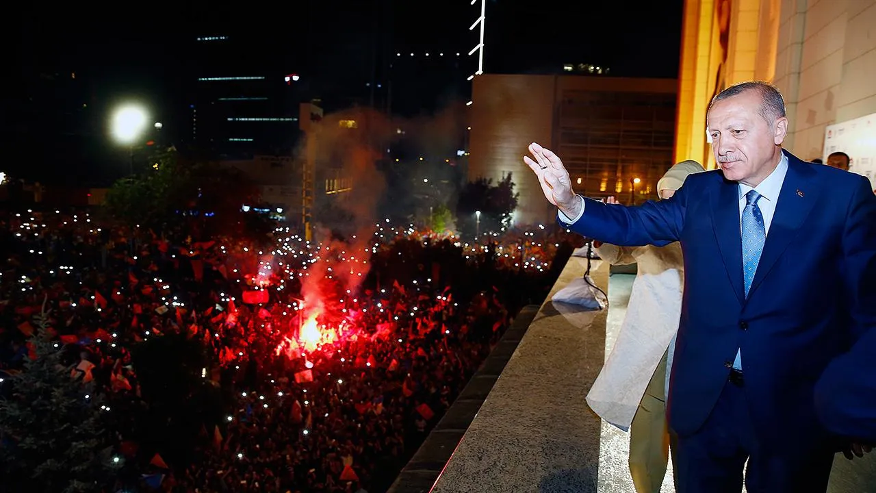 AK Parti 22 Yıldır İktidarda: Türkiye Siyasetinde İki On Yılı Aşan Yolculuk