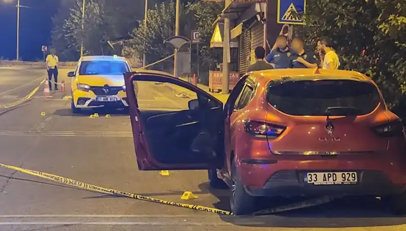 Otomobilden İnenler Arasında Çatışma: 2 Ölü, 5 Yaralı!