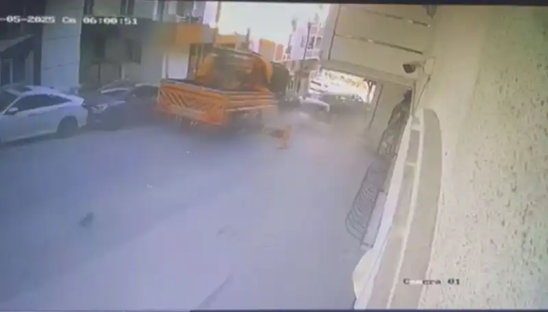 Kontrolden Çıkan Vinç, 23 Araca Çarparak Faciaya Neden Oldu
