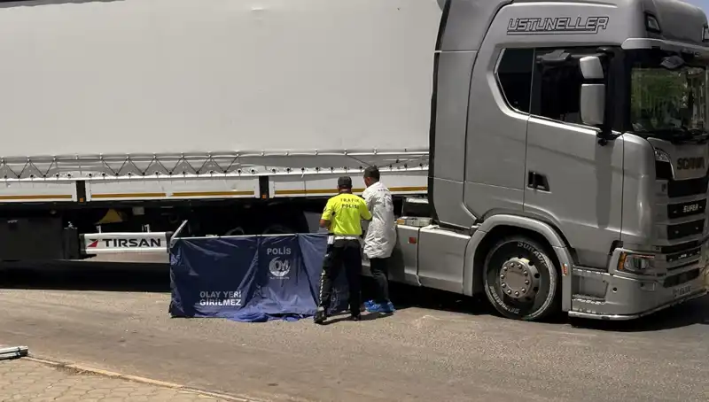 Gaziantep'te Şiddetli TIR Kazası: İki Kişi Hayatını Kaybetti