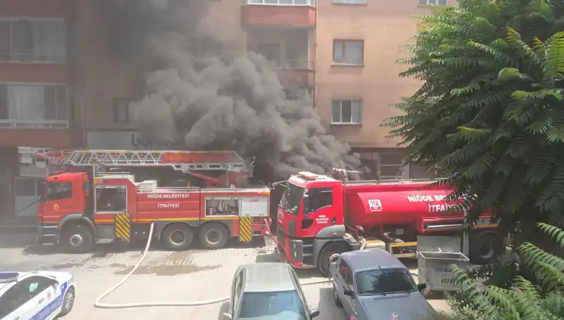 Niğde'de Beyaz Eşya Deposunda Büyük Yangın: Maddi Hasar ve Nedenleri