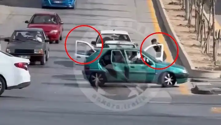 Trafikte Bıçak ve Kılıçla Saldırı: 5 Şüpheli Gözaltına Alındı