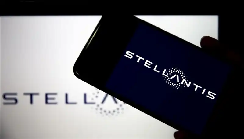 Stellantis Krizde! Fabrika Kapanmaları Çalışanları ve Sektörü Tehdit Ediyor
